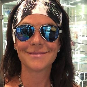 Meet your Posher, Alicia